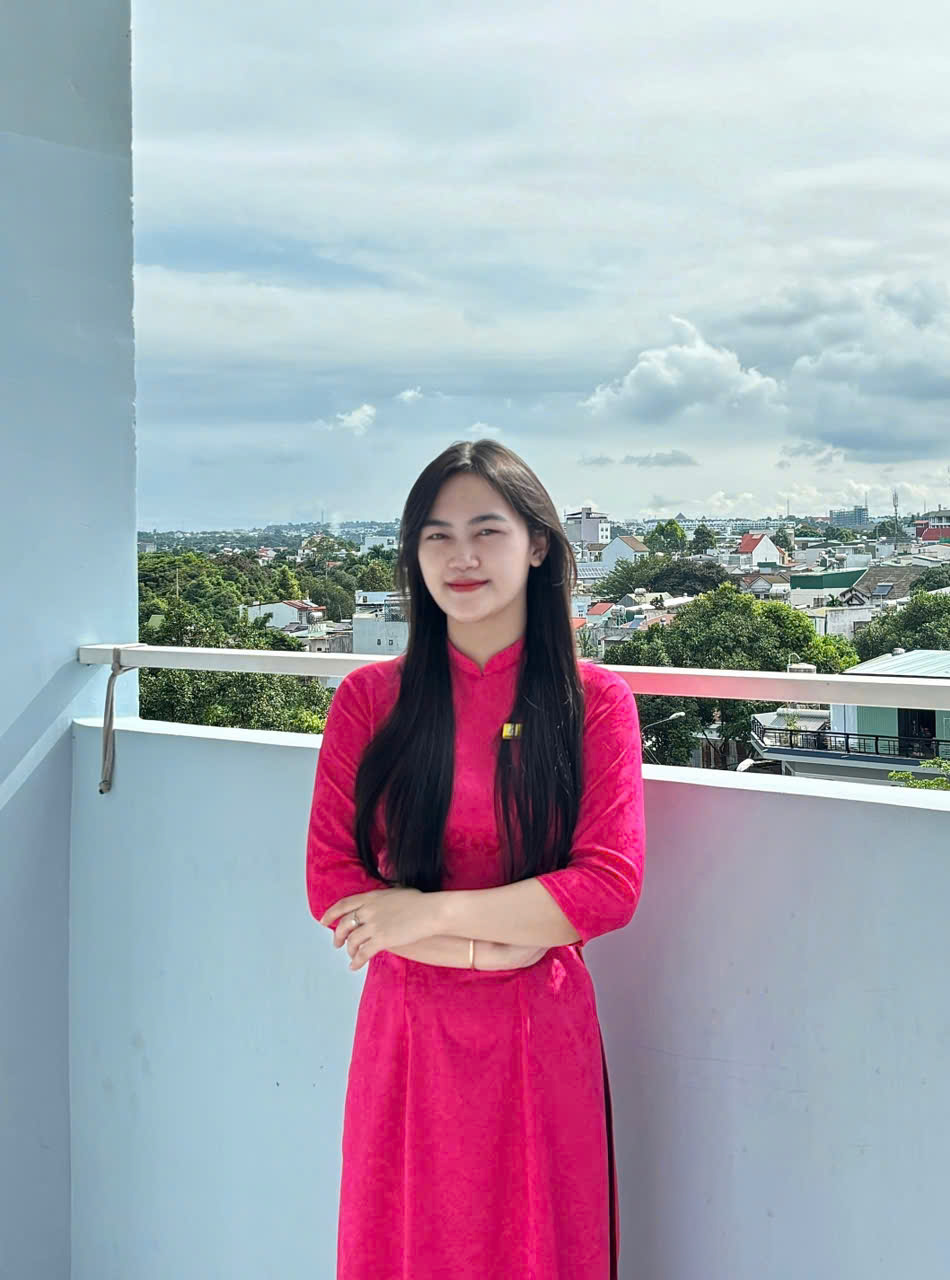 Cô Ngô Thư Kỳ - GV Tiếng Anh